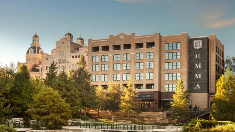 fea37008-376b-4748-8818-b89023356acb-hotelemma_exterior_cc_jasonrisner4